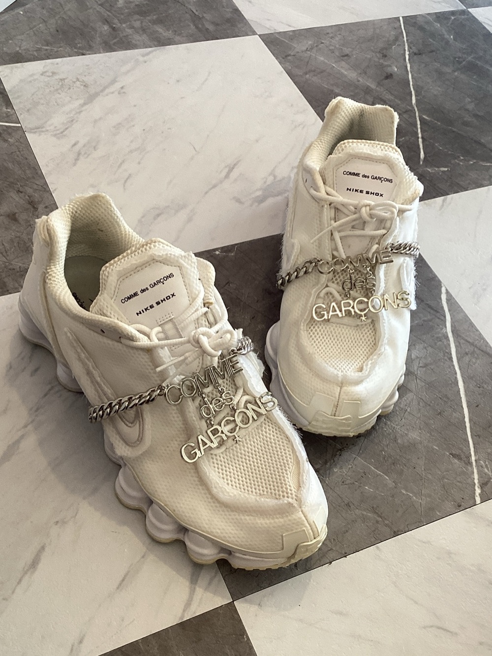 Comme des Garcons White Men's Sneakers with Silver Chain Logo